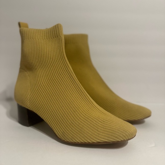 Everlane | The Glove Boot in Tumbleweed Yellow size 10.5 - Picture 2 of 10
